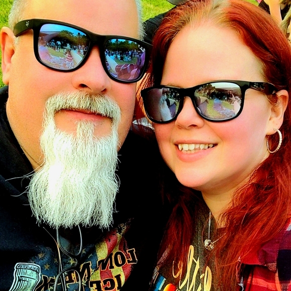 Meet your Posher, Danielle - Picture 1 of 3